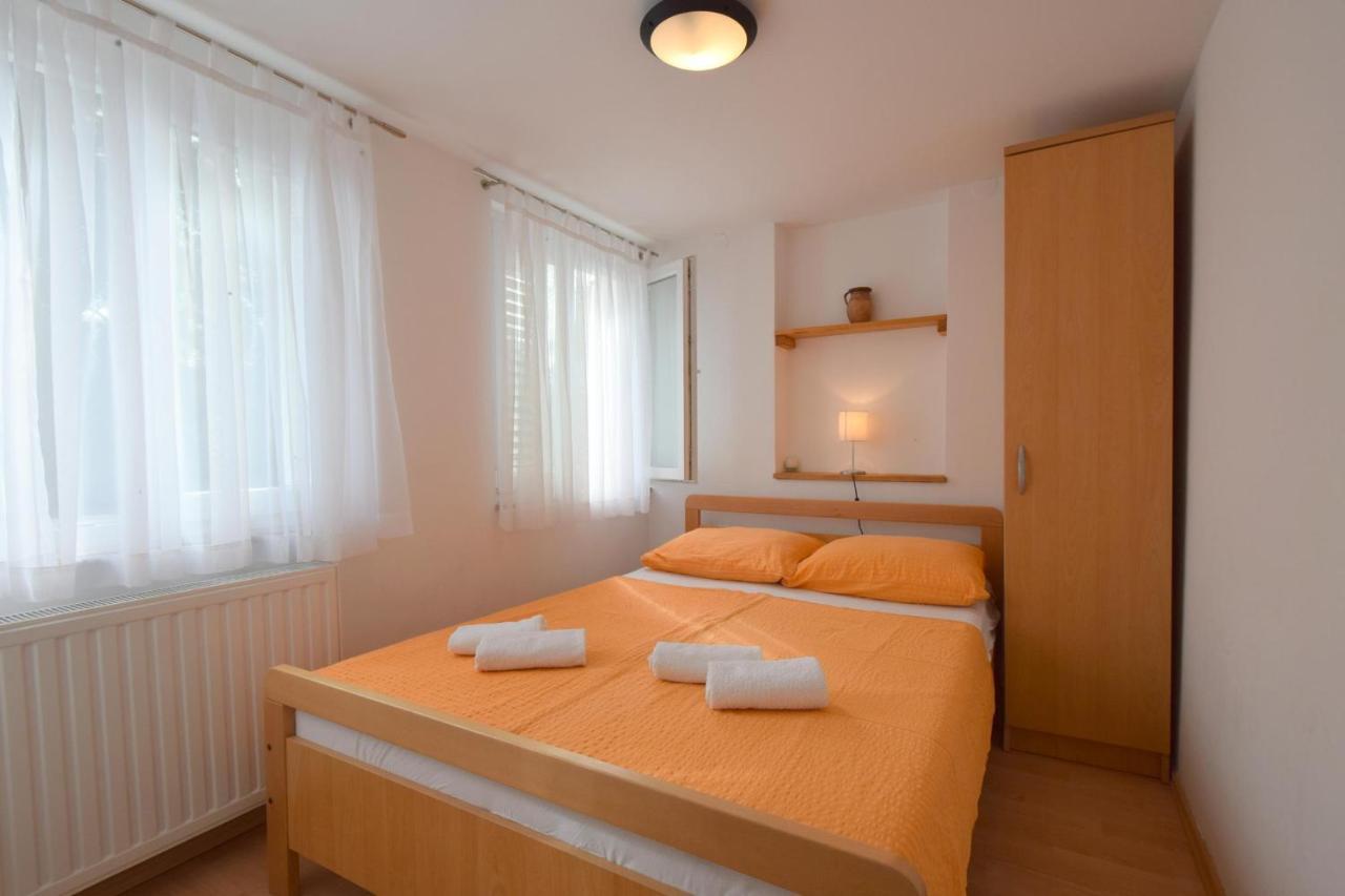 Apartments Julia Čižići Esterno foto