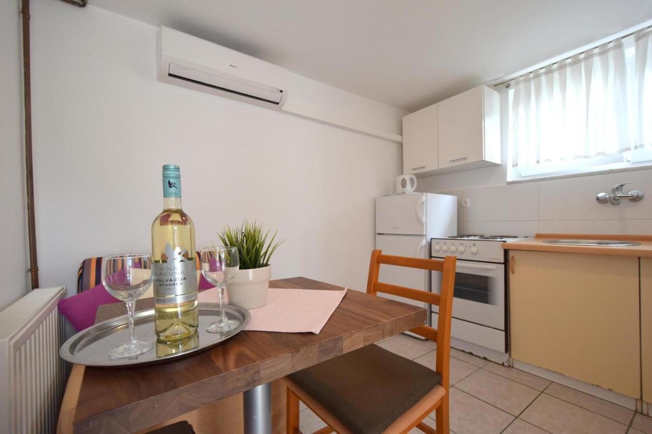 Apartments Julia Čižići Esterno foto