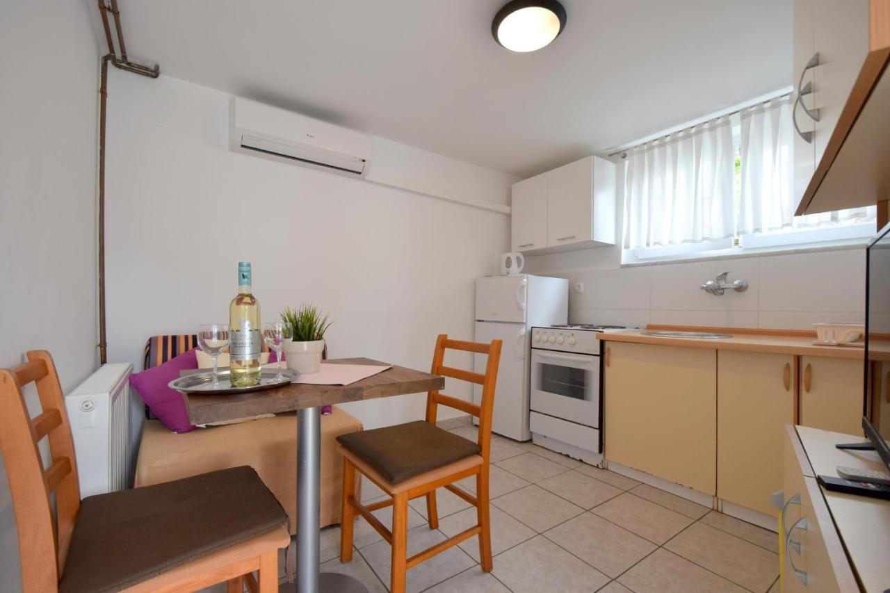 Apartments Julia Čižići Esterno foto