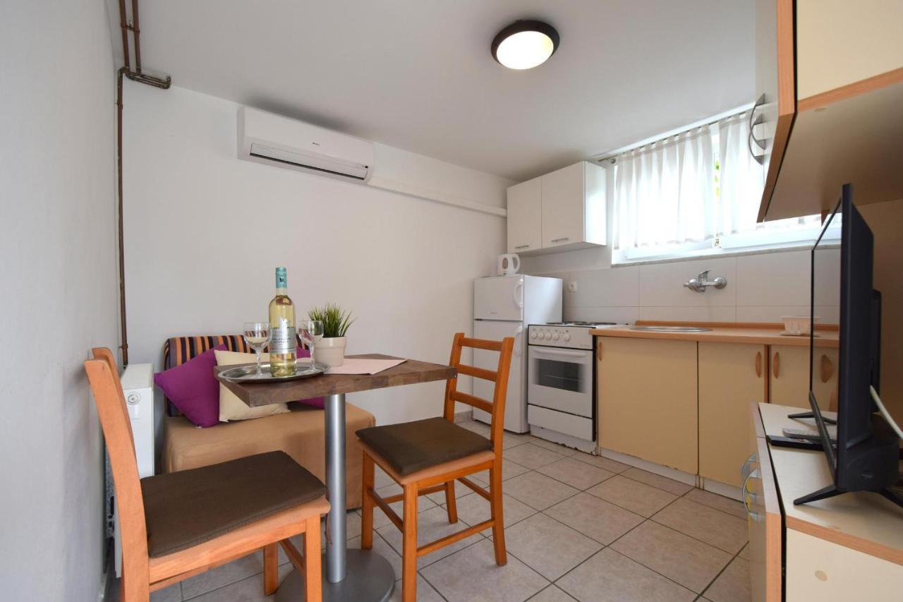 Apartments Julia Čižići Esterno foto