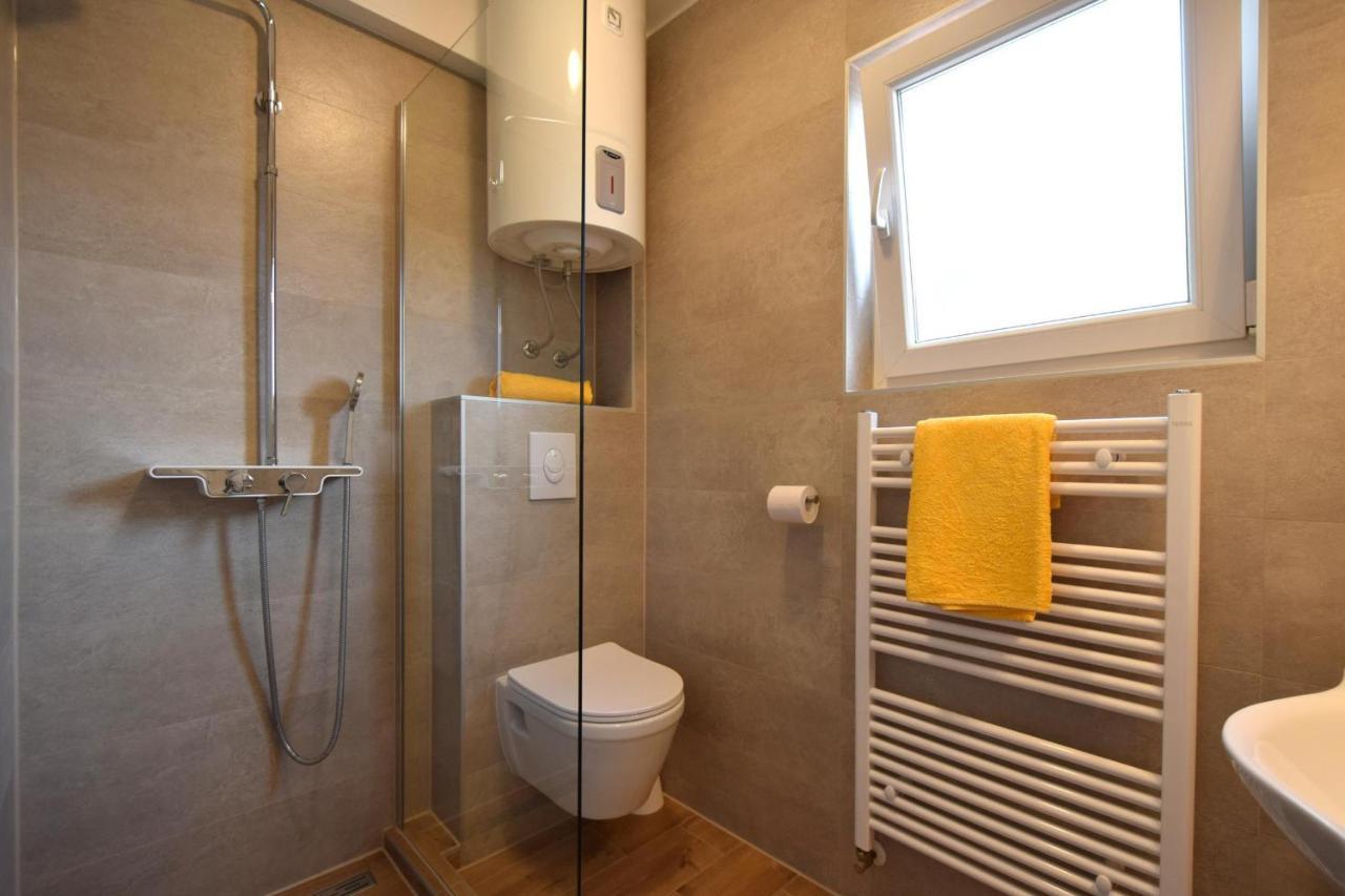 Apartments Julia Čižići Esterno foto